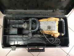 Отбойный молоток DeWalt D25901-QS